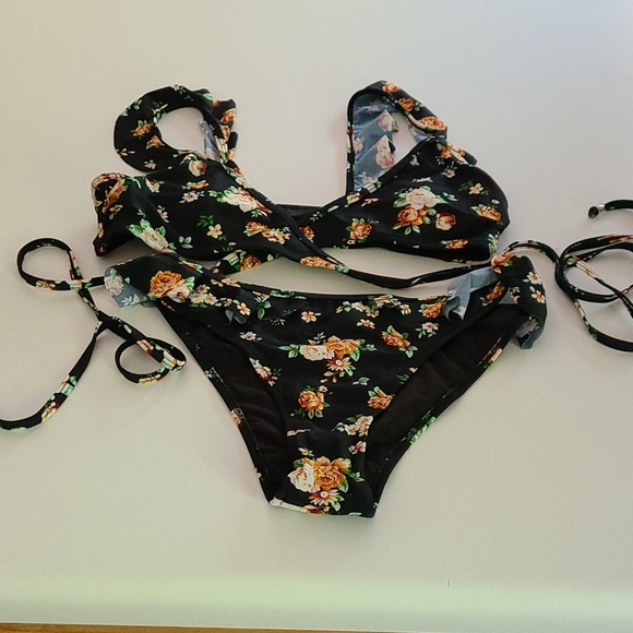 Wrap-around Bikini Set - Picture 1 of 7